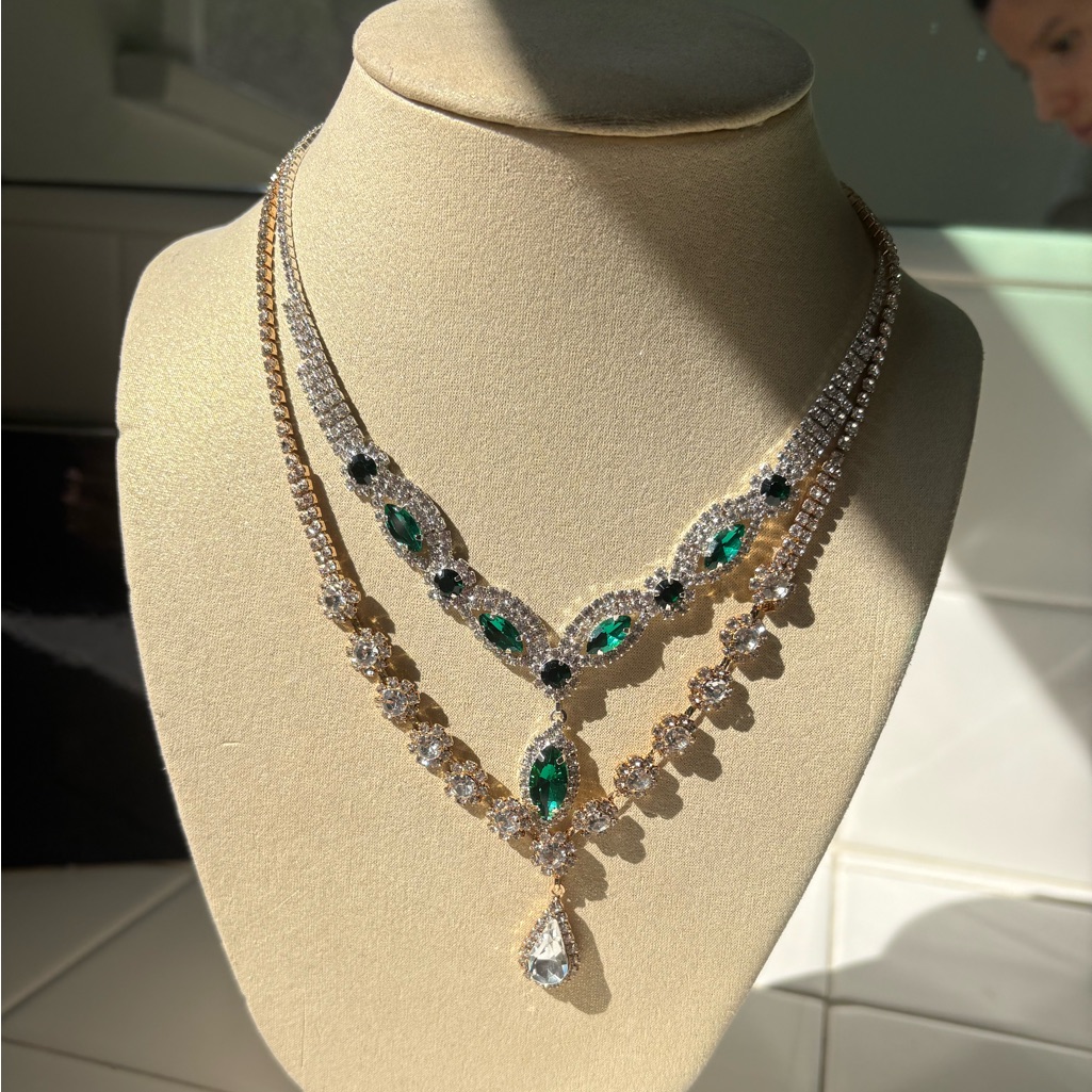 Elegant Green And Silver Necklace 10$